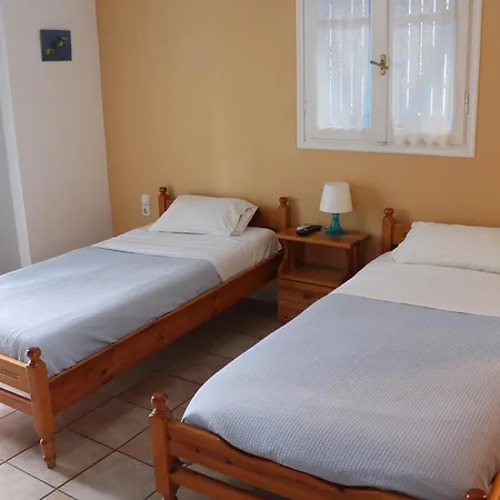 Milia 2 Áyios Nikítas