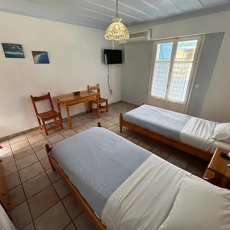 Milia 2 Áyios Nikítas